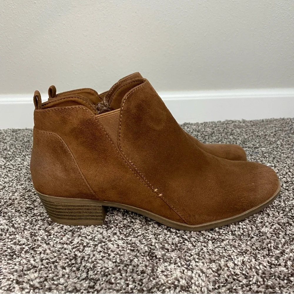 Arizona Jeans Co‎ Brown Booties Neutral Woman's Size 10